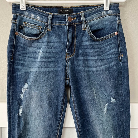 Judy Blue Mid-Rise Relaxed Fit Distressed Girlfriend Jeans - Picture 5 of 11